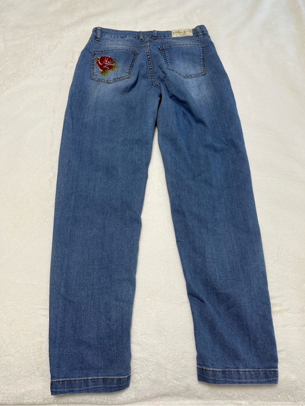 Embroidered Rose High-Rise Womenβs Jeans Blue - Picture 5 of 9